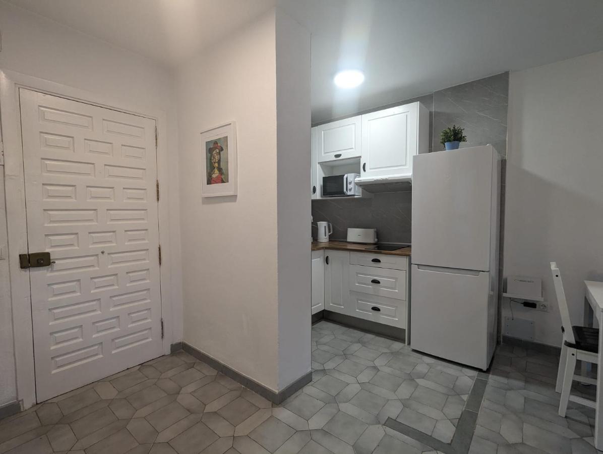 Apartamento Entero, Enormes Piscinas, Terraza Y Playa 베날마데나코스타 외부 사진