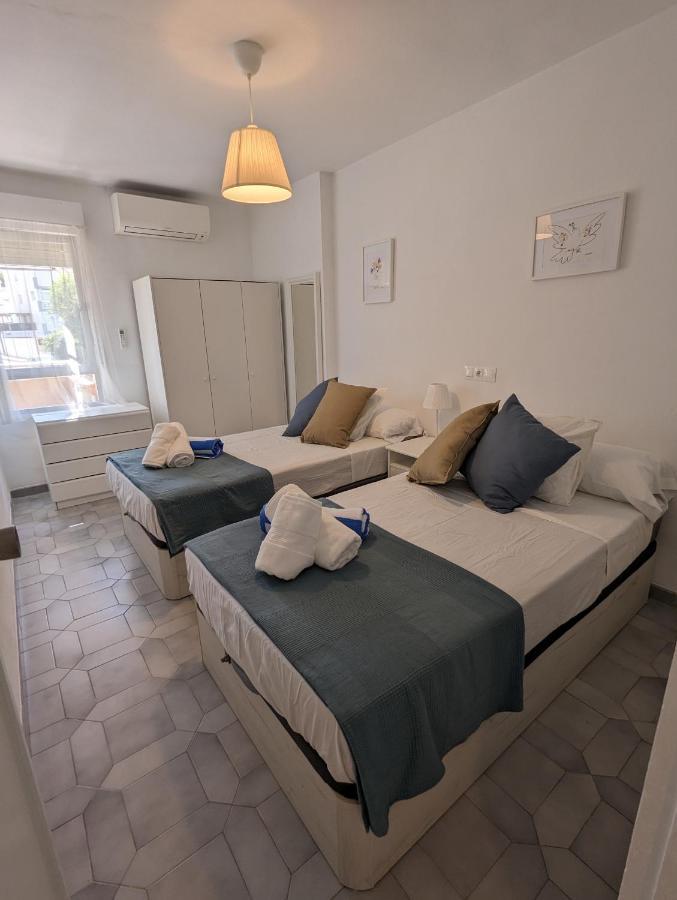 Apartamento Entero, Enormes Piscinas, Terraza Y Playa 베날마데나코스타 외부 사진