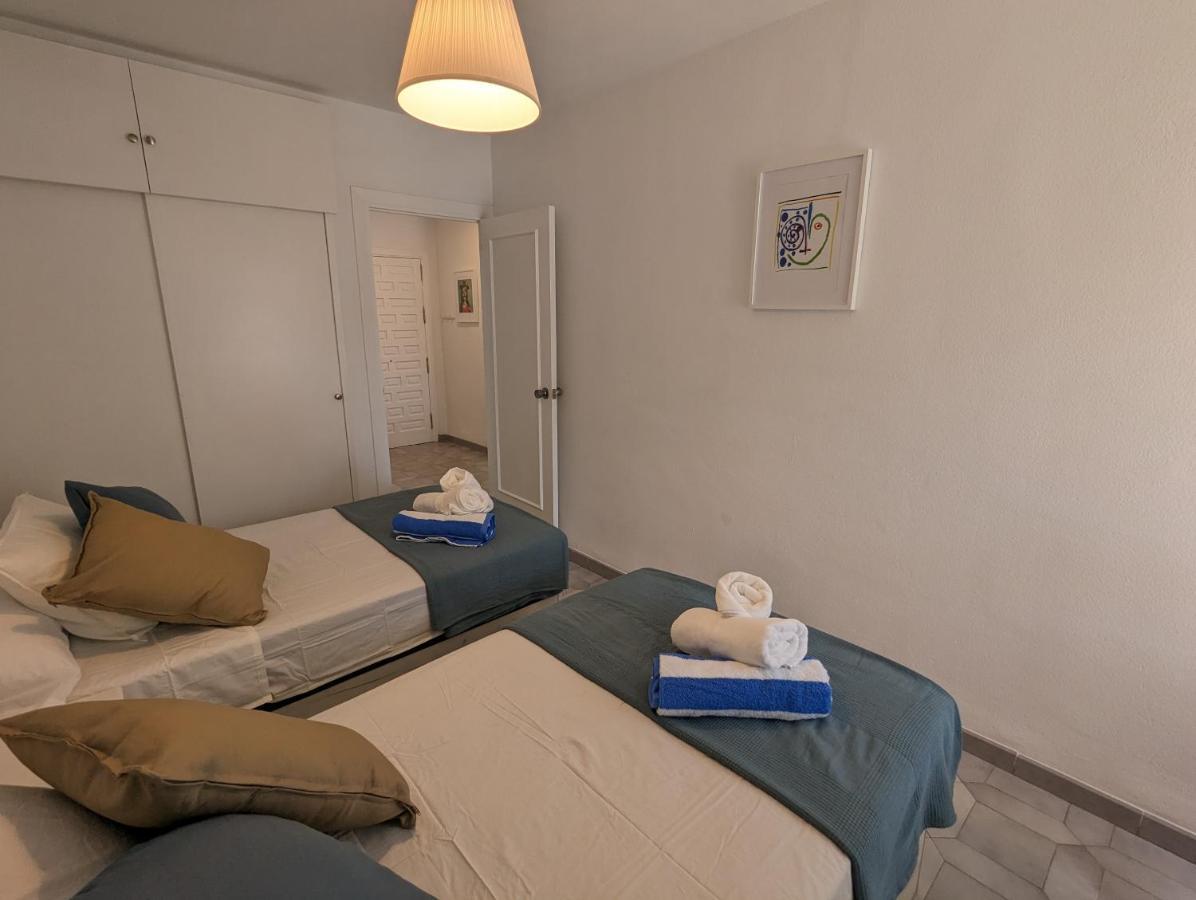 Apartamento Entero, Enormes Piscinas, Terraza Y Playa 베날마데나코스타 외부 사진