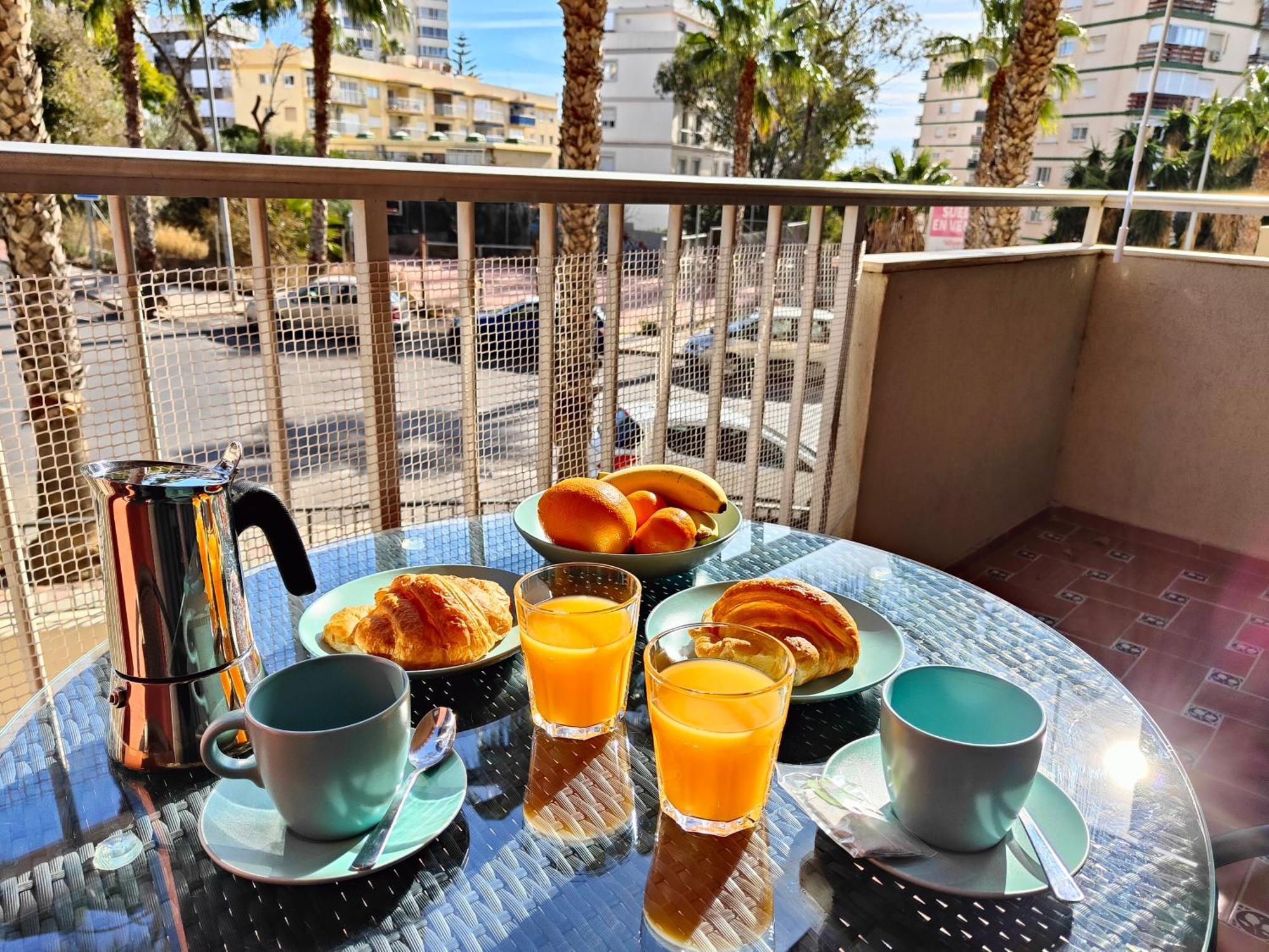 Apartamento Entero, Enormes Piscinas, Terraza Y Playa 베날마데나코스타 외부 사진