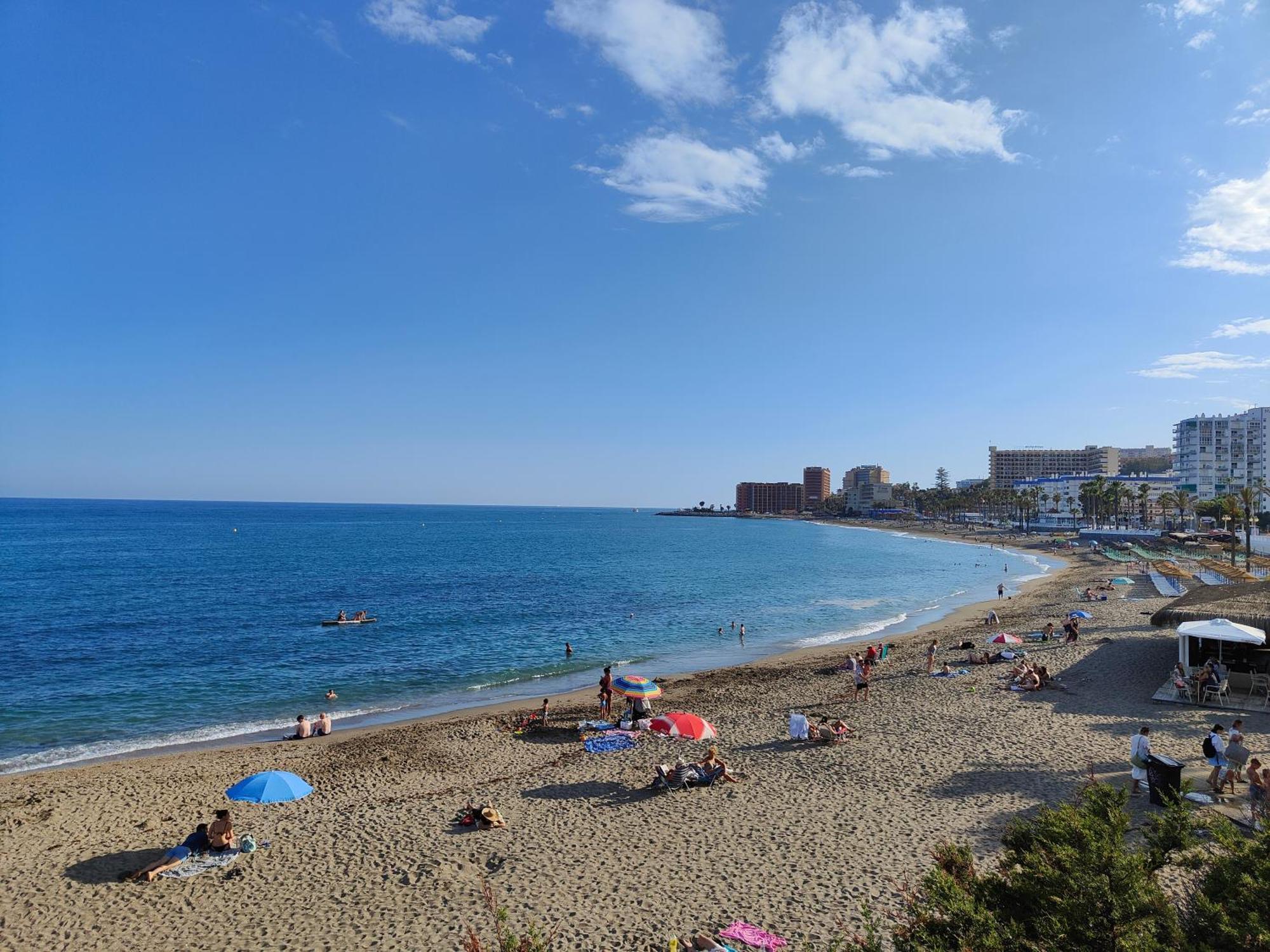 Apartamento Entero, Enormes Piscinas, Terraza Y Playa 베날마데나코스타 외부 사진