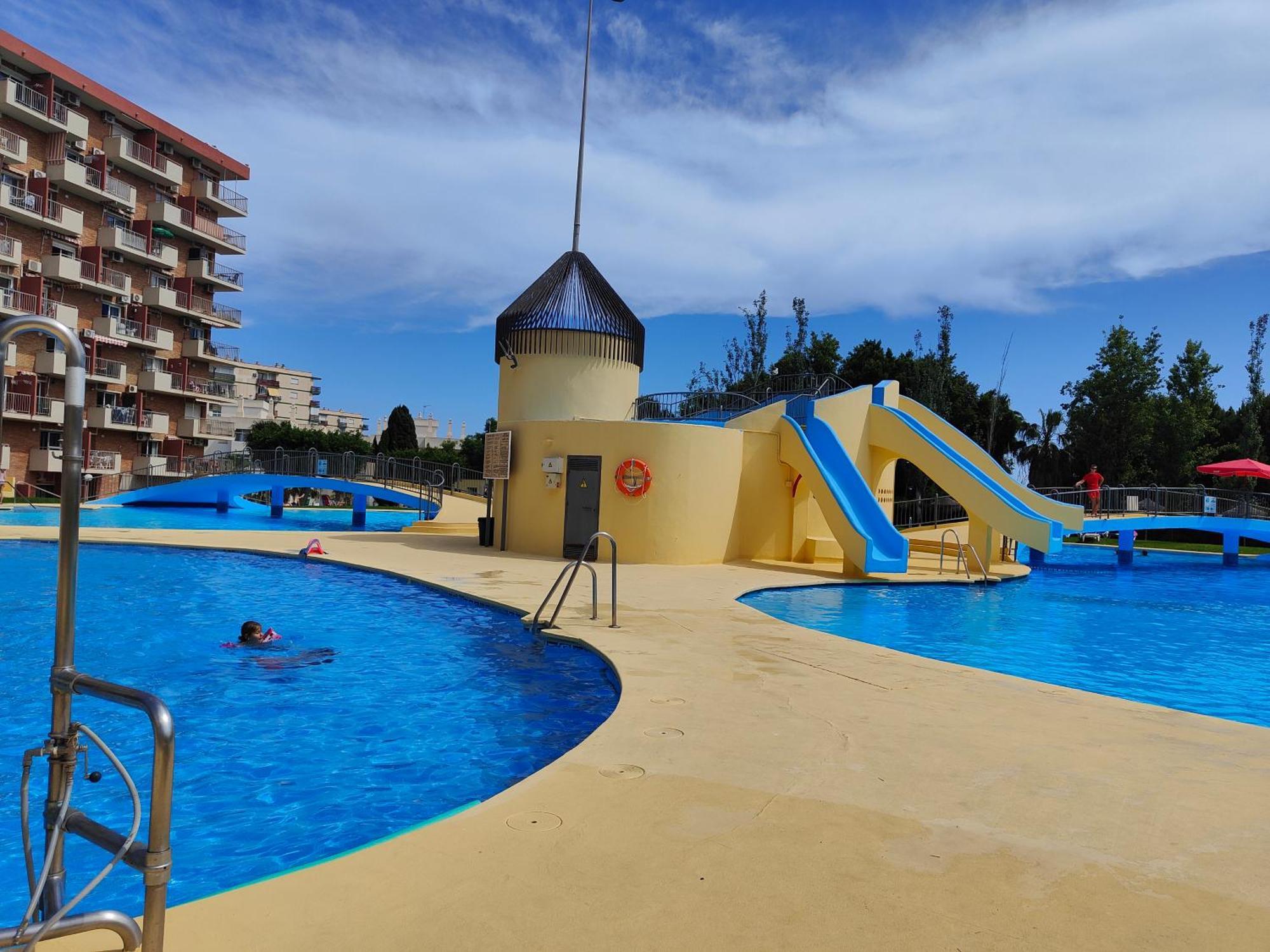 Apartamento Entero, Enormes Piscinas, Terraza Y Playa 베날마데나코스타 외부 사진