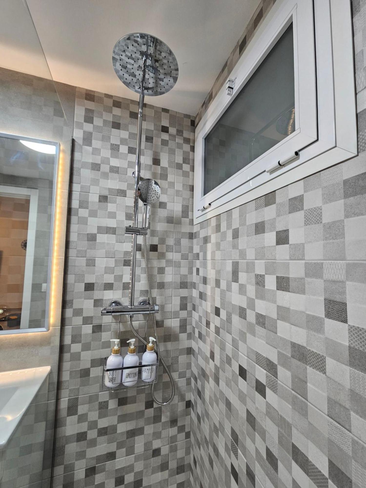 Apartamento Entero, Enormes Piscinas, Terraza Y Playa 베날마데나코스타 외부 사진