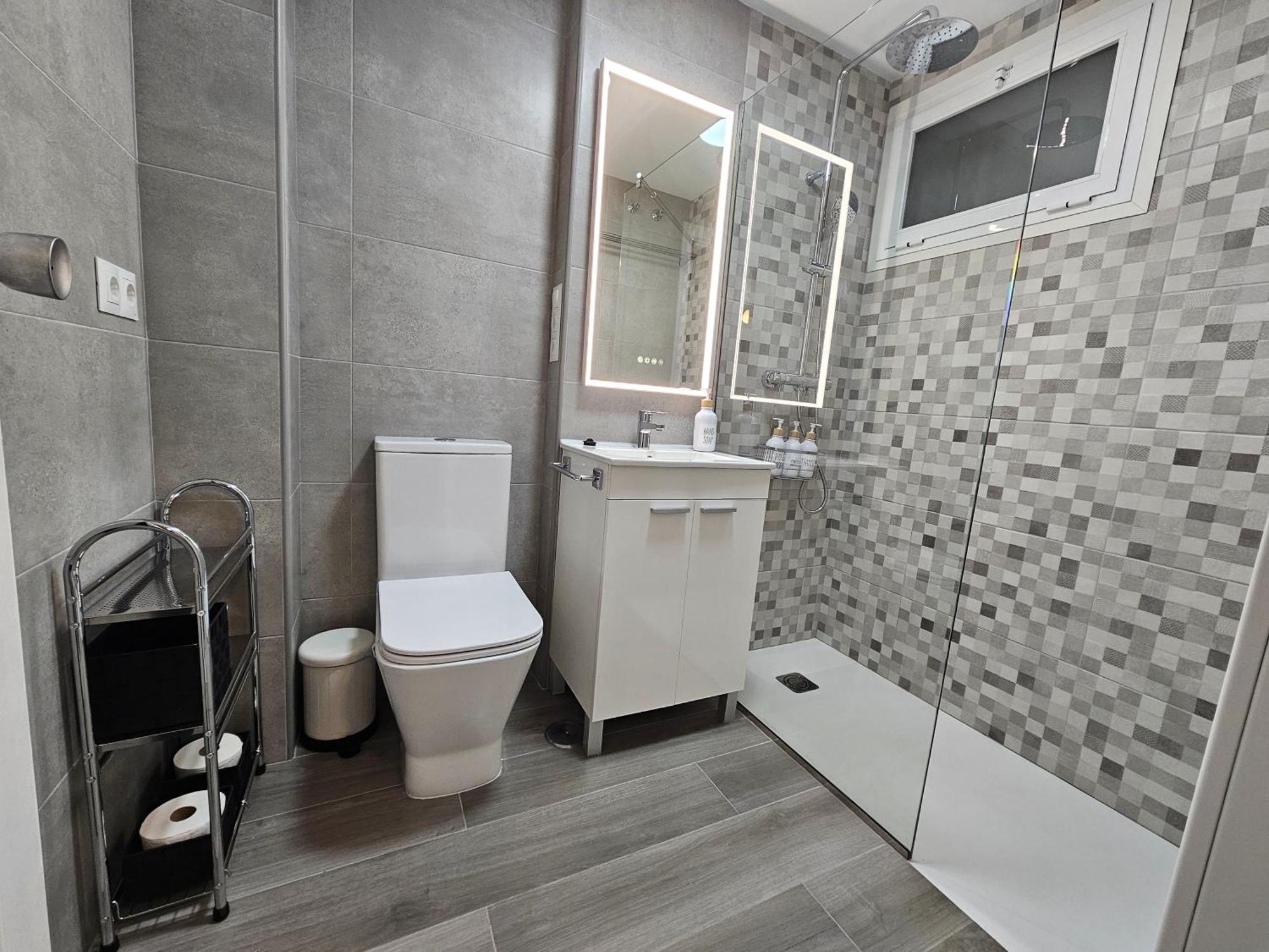 Apartamento Entero, Enormes Piscinas, Terraza Y Playa 베날마데나코스타 외부 사진